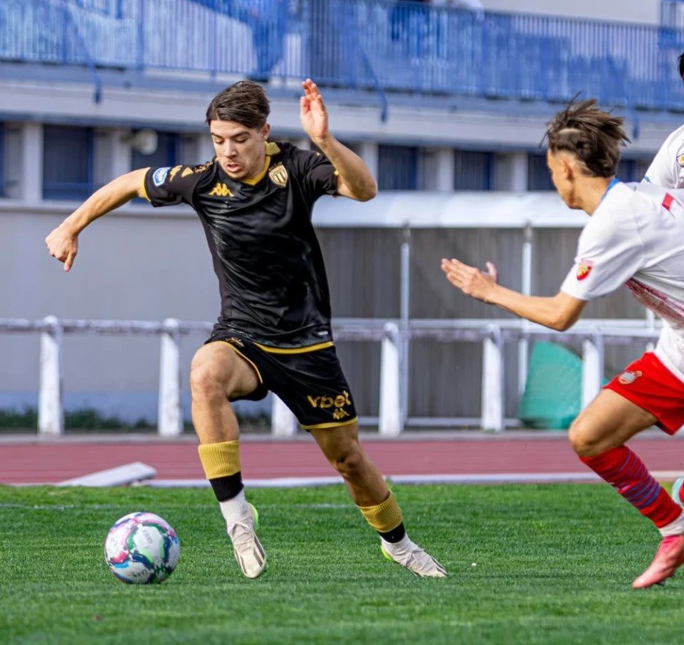 Jebril Moumen sous le maillot noir et or de l’AS Monaco