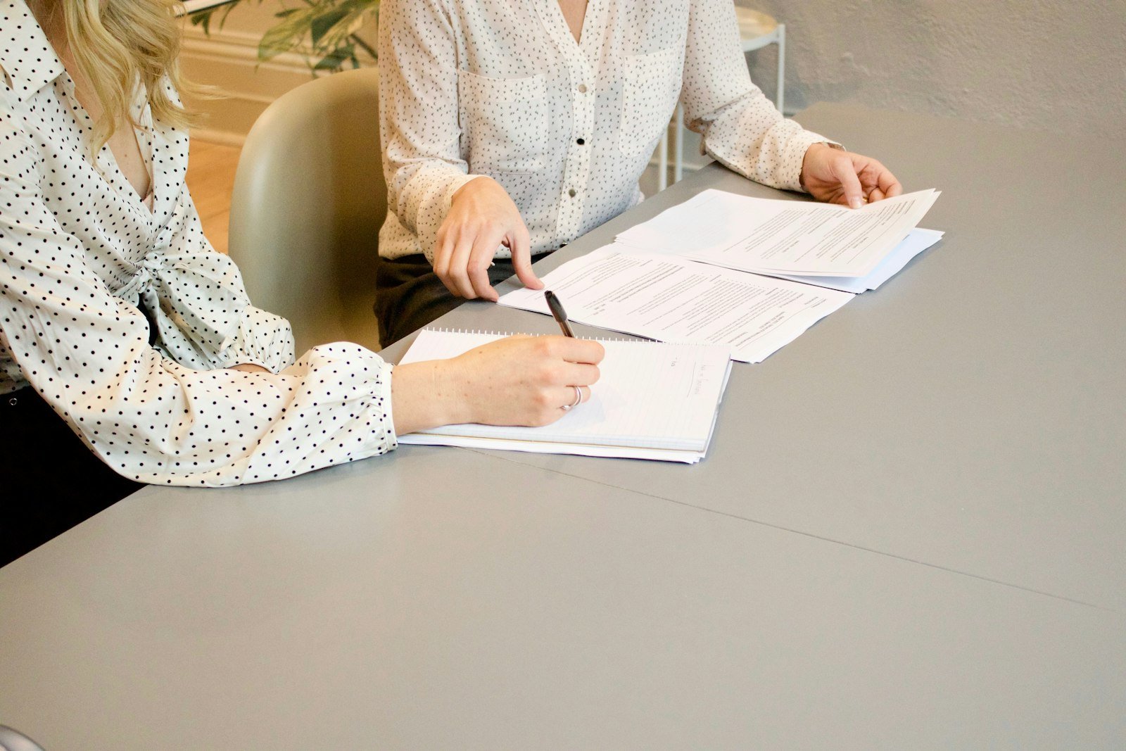 Premier contrat pro : les points à vérifier avant de signer